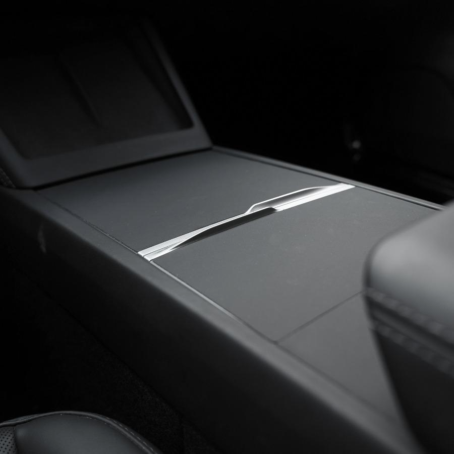 [ Glue-Free Instalation ]For Tesla Model 3 Highland 2024 2025 & Model Y Juniper 2025 Accessories Center Control Panel Silicone Protective Pad, Non-Slip and Wear-Resistant, Protects the Center Control Panel and Increases Aesthetics