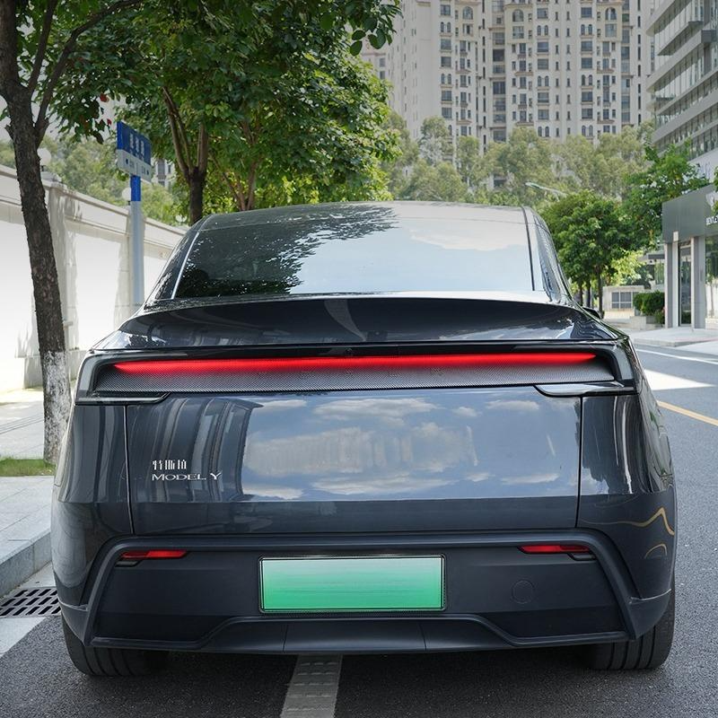 Carbon Fiber TextureTailgates Trim Compatible for Tesla Model Y Juniper 2025 2026 Rear Tail gate Door Trunk Lid Molding Cover Trim Exterior Car Accessories ABS 1PCS